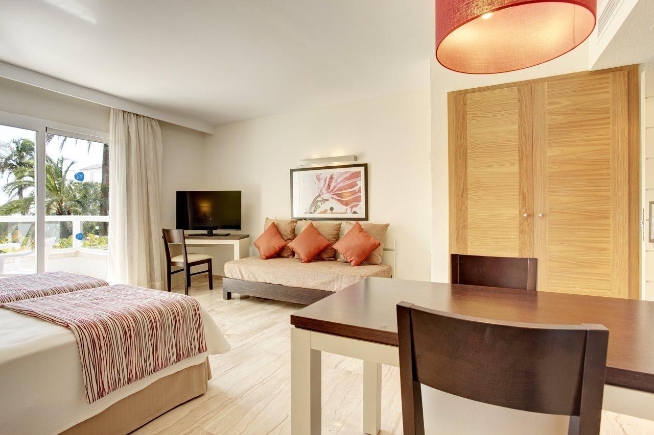 Grupotel Santa Eularia & Spa - Adults Only Santa Eularia des Riu Zewnętrze zdjęcie